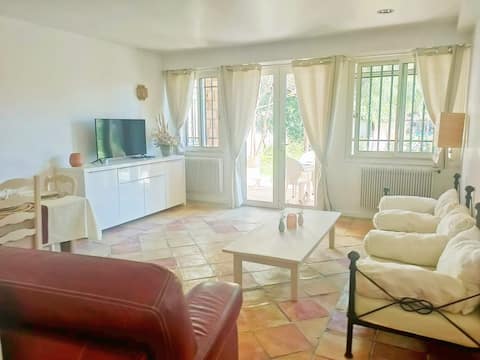 Airbnb performant: Un brin de paille- Pool Oasis Near Nice à Cagnes Sur Mer