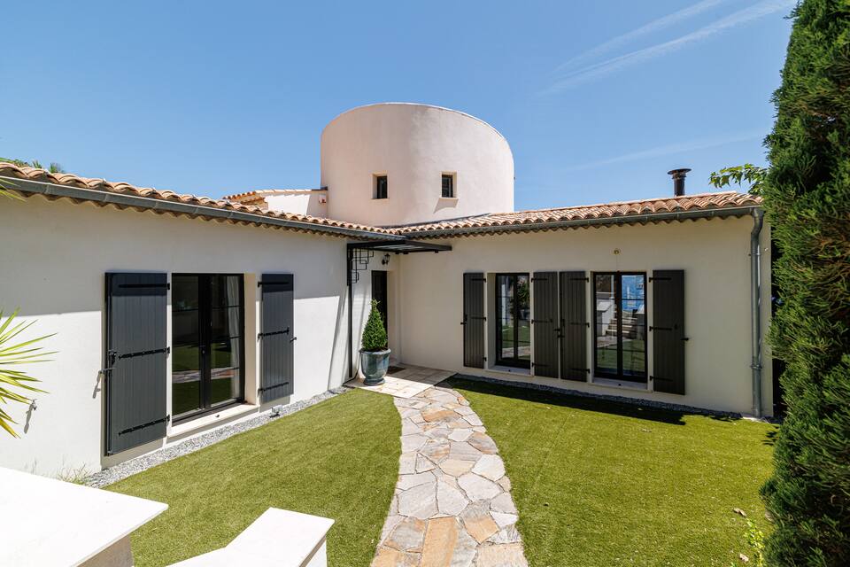 Villa Hedone, a garden villa above the sea at Anthéor, Anthéor, Saint-Raphaël, France, photo 6 of 10