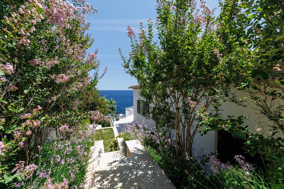 Villa Hedone, a garden villa above the sea at Anthéor, Anthéor, Saint-Raphaël, France, photo 4 of 10