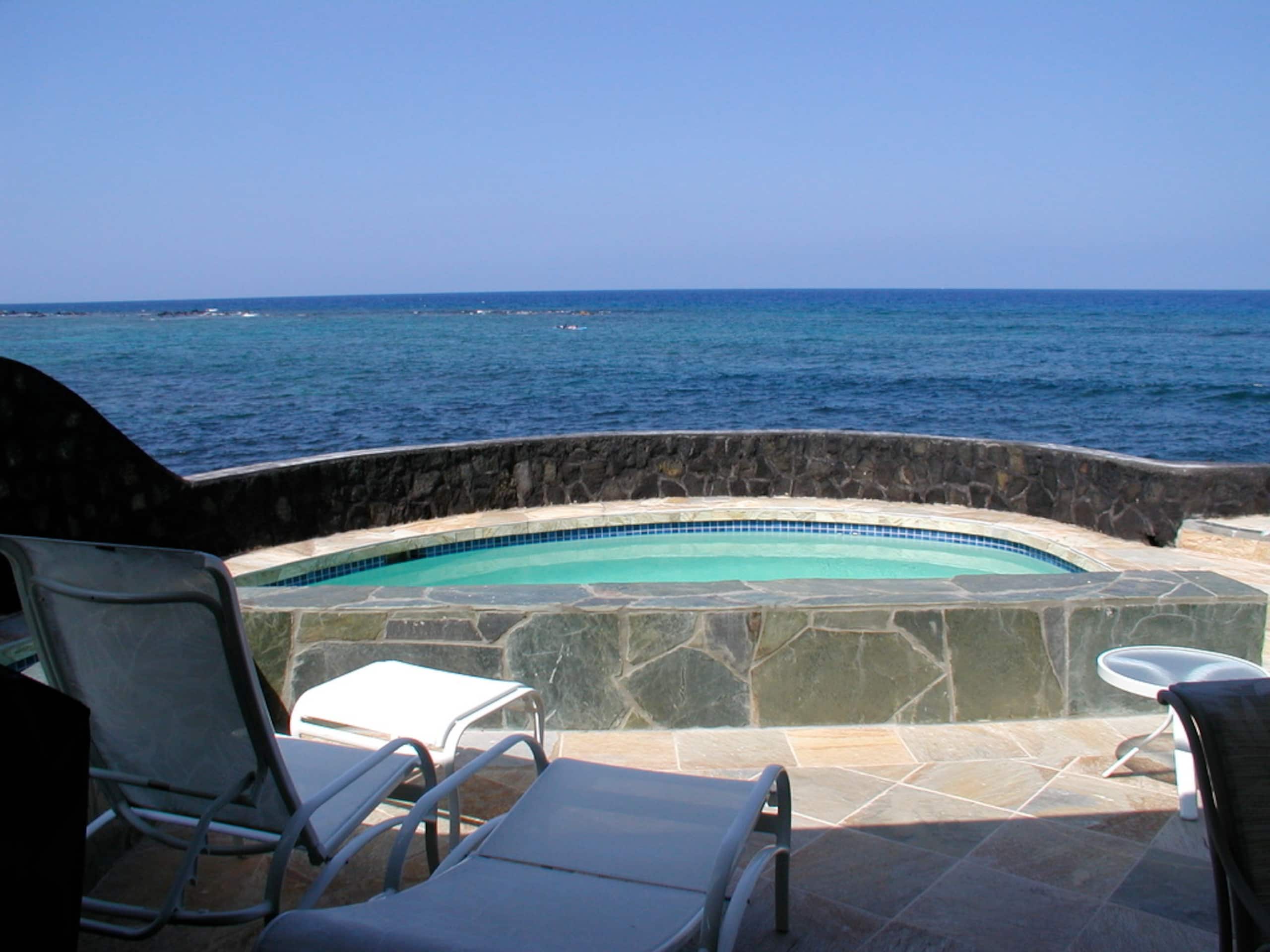 Home in Kailua-Kona · ★4.9 · 2 bedrooms · 3 beds · 2 baths - Image 4