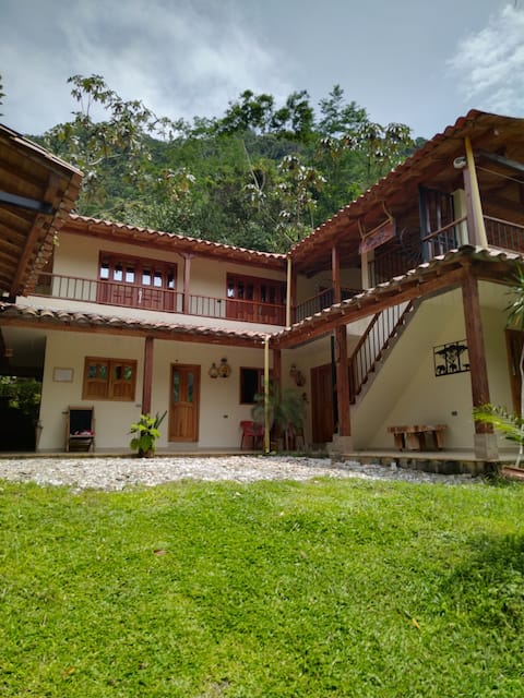 Beautiful estate house with pool near the river.