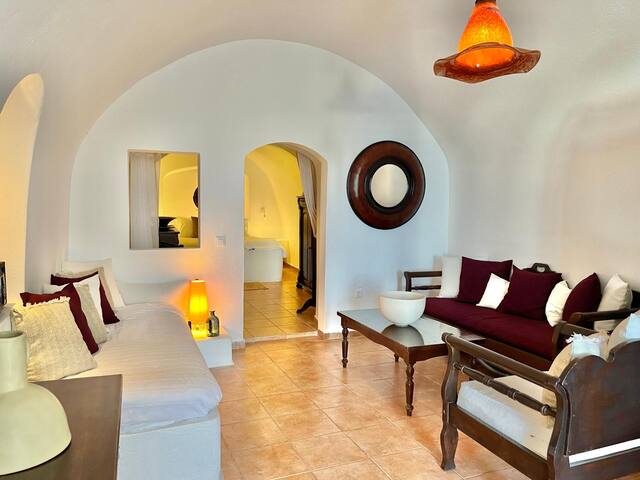 Location Location Location PRIVATE VILLA SANTORINI gallery image 4