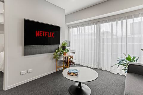 Popular Airbnb listing: Arts Precinct - One Bedroom Apartment in Southbank
