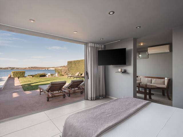 Villa Niba-Just a breath from the Sea! gallery image 3