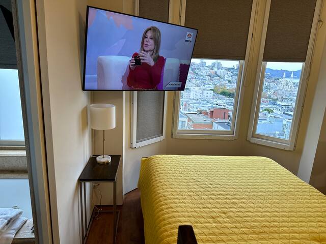 Spectacular Telegr. Hill Townhouse gallery image 5