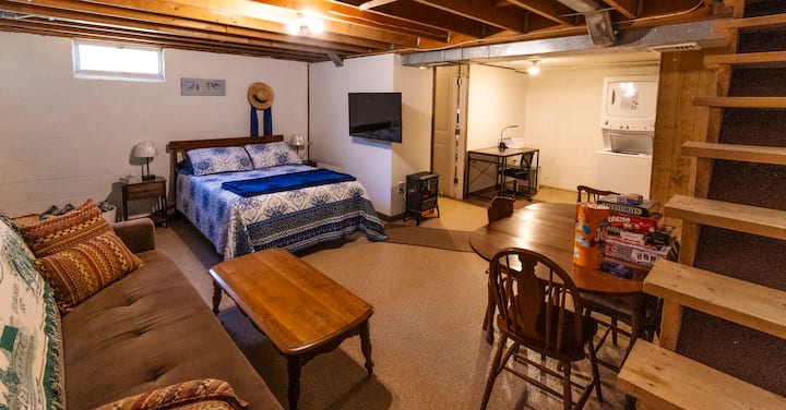 The full bed downstairs is just the right size for cozy sleeping. 