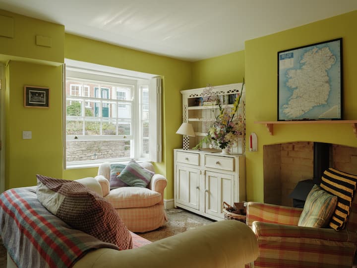 Cheerful Two-bedroom Terrace Cottage In Bridport - Bridport