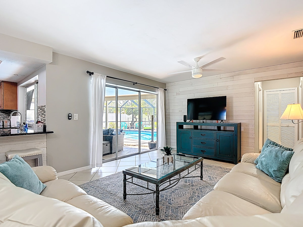 Successful Airbnb property: Relax & Enjoy life at Cape Coral House in Cape Coral