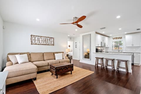 Successful Airbnb property: TikiHut+Heated pool~Close to the Airport & Stadium in Plantation