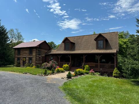 Private Cabin Retreat w/ Hot Tub, Game Room & More