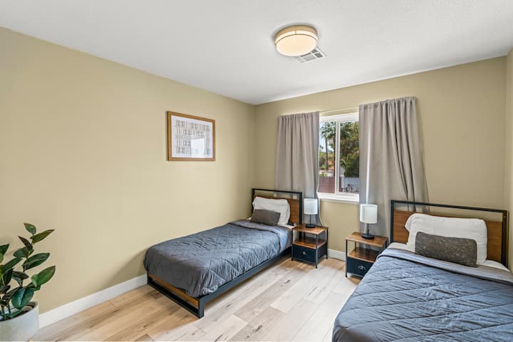 Chumba cha kulala cha watu wawili cha ghorofani