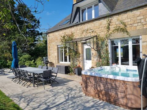 Au Mont Chez Vous #Jacuzzi et Vue Mont-St-Michel#