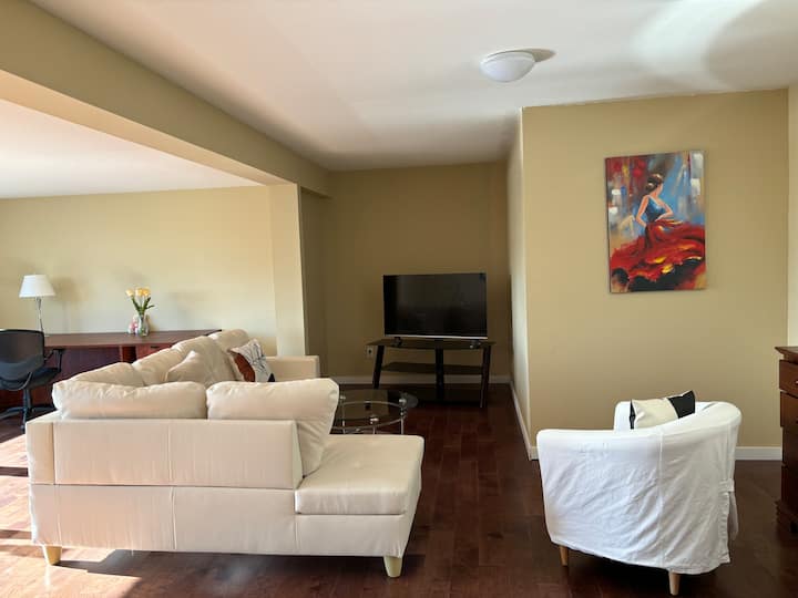 Early Bird 3 Bedrooms - 3 Private Bathrooms - Coquitlam