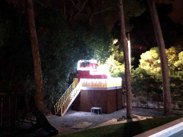 Yellow House-Relax for big families gallery image 2