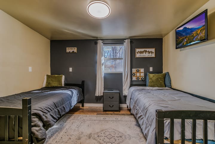 Საძინებლის დამალვა - იდეალური საძინებელი, რომ პატარებს საკუთარი საცხოვრებელი ჰქონდეთ დასასვენებლად.