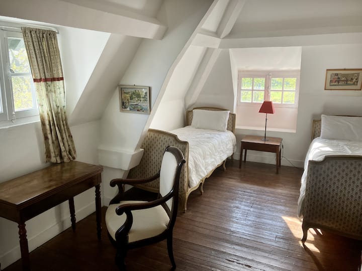 CHAMBRE5, 2 CAMAS INDIVIDUALES