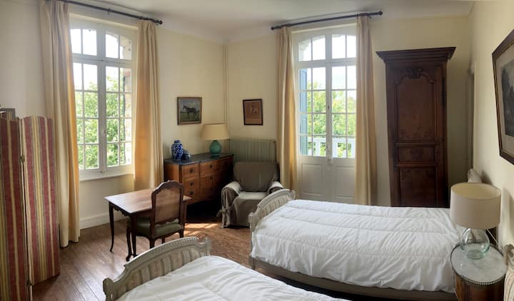CHAMBRE2, 2 CAMAS INDIVIDUALES