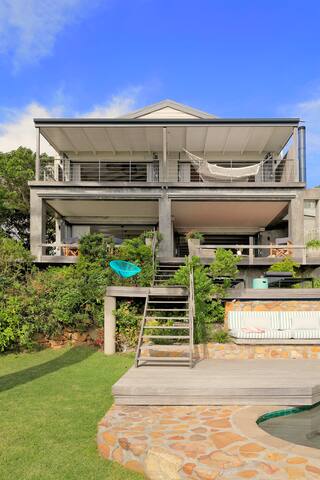 “The Palm” Unique Beach Retreat gallery image 2