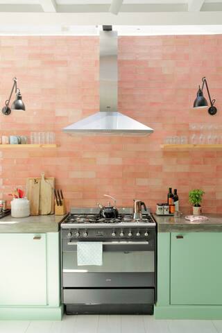 “The Palm” Unique Beach Retreat gallery image 4