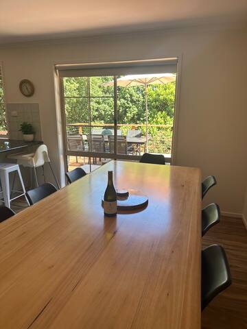 Valley House – home in the best location! gallery image 4