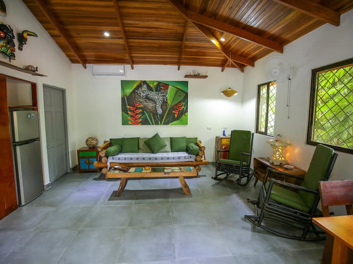 Deluxe Apt: Pool, Gardens, Monkeys, Manuel Antonio - Playa Blanca