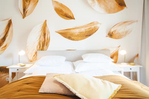 golden flat including parking