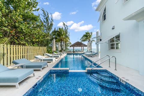 Kiboko - Luxurious Beachfront House Sleeps 21