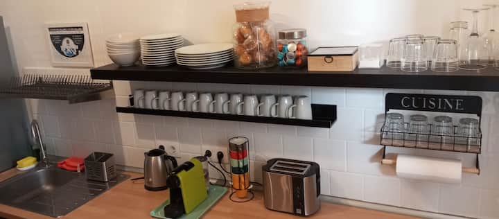 Hab Individual Interior En Casa Consell Bailen - Barcelona