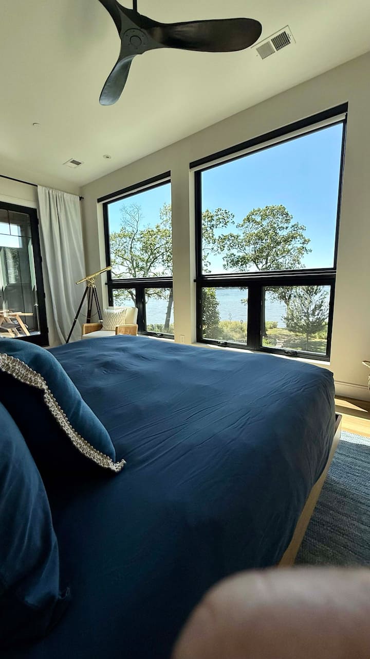 Your view from the bed will never get old.