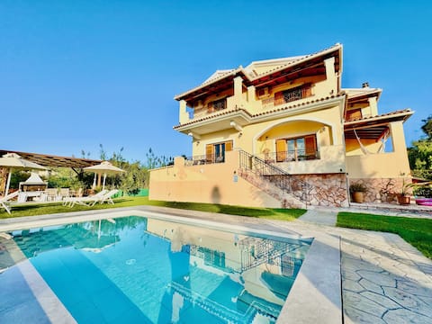 Luxury Villa Makris with private heated pool
