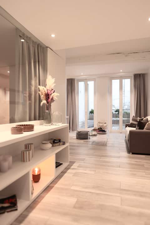 Successful Airbnb property: Modern loft with garden terrace (Louvre) in Paris 1er Arrondissement