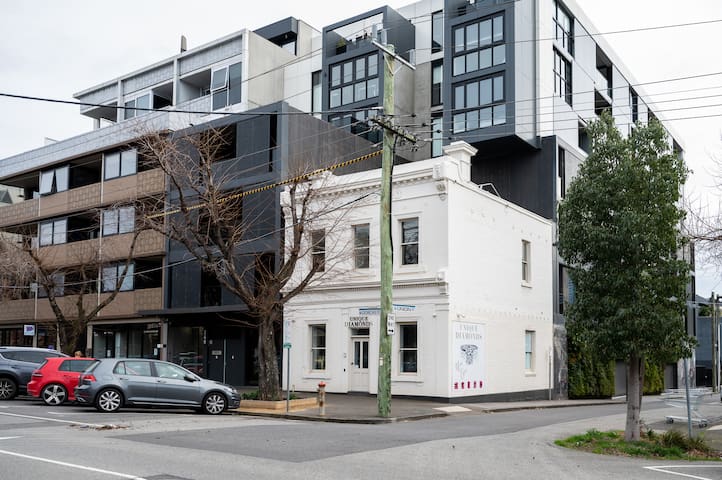 Luxury in South Melbourne
