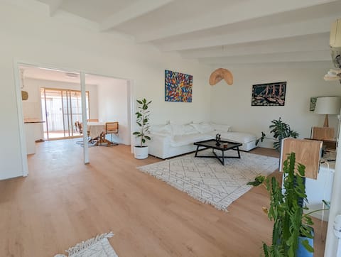 Popular Airbnb listing: Relax on the Reef in Exmouth