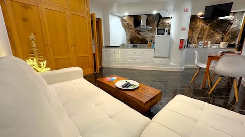 Top performing Airbnb: Castelo do Mar, Suite C3 with private Jacuzzi in Tabua