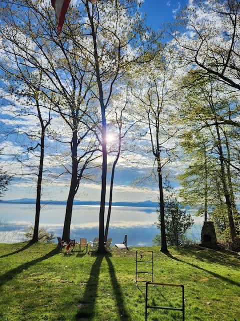 Quiet 3 Bedroom Cottage on Lake Champlain