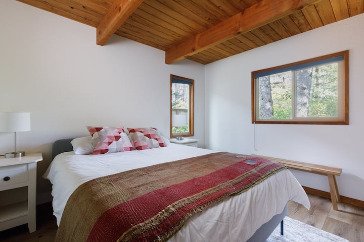 Chambre au rez-de-chaussée avec lit Queen Size