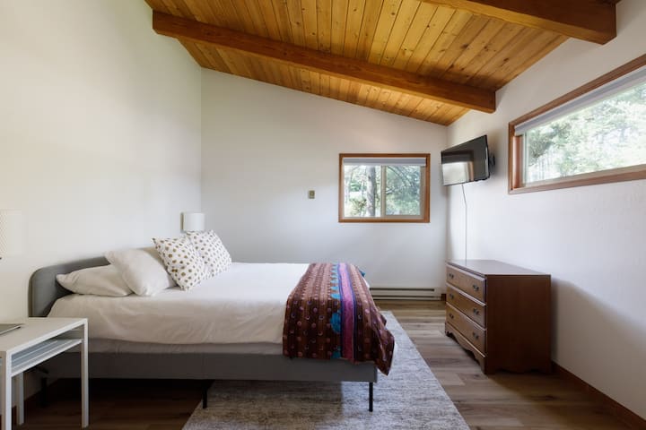 Chambre à l'étage avec lit Queen Size