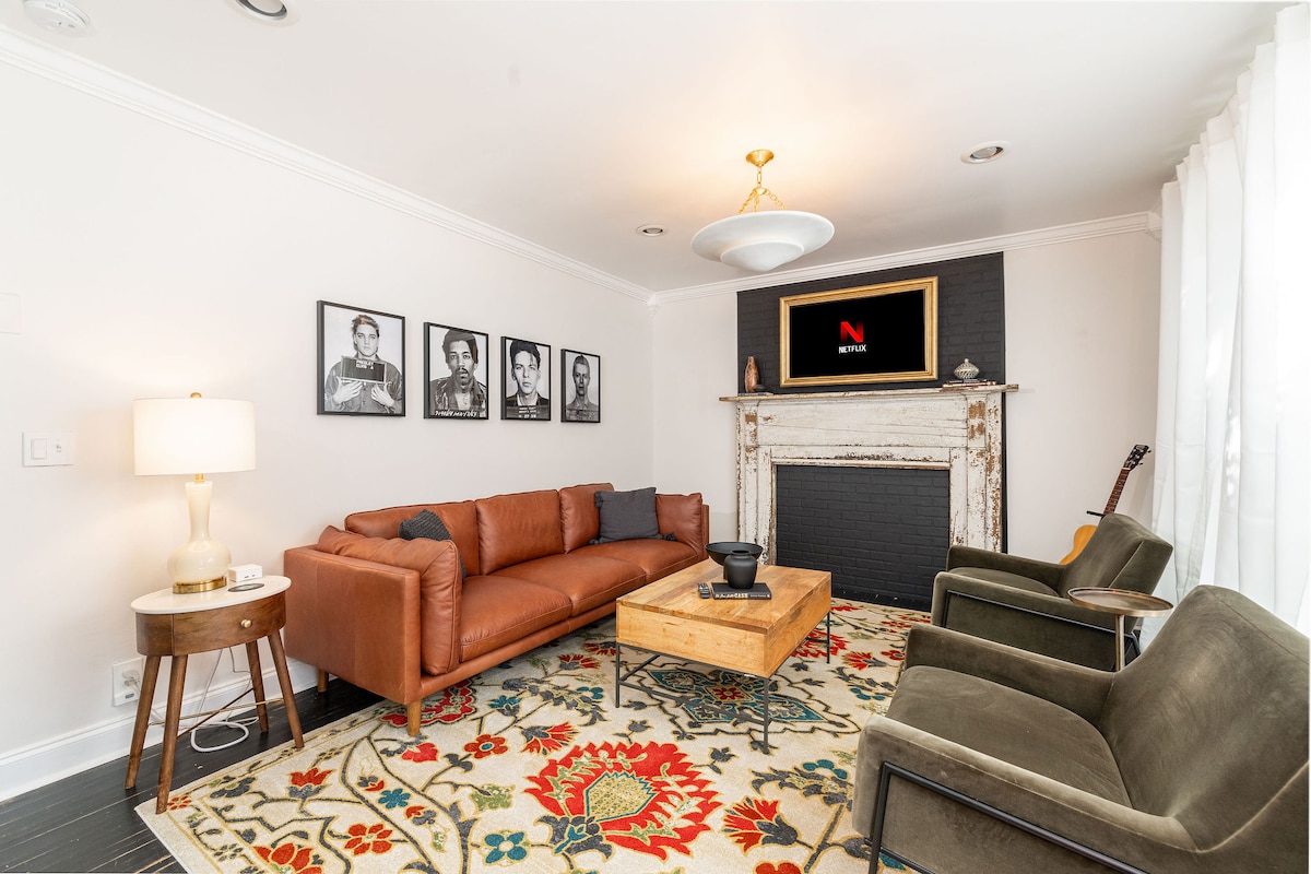 Top Airbnb: Music City Ryman Retreat Walk to Shops Restaurants in Berry Hill