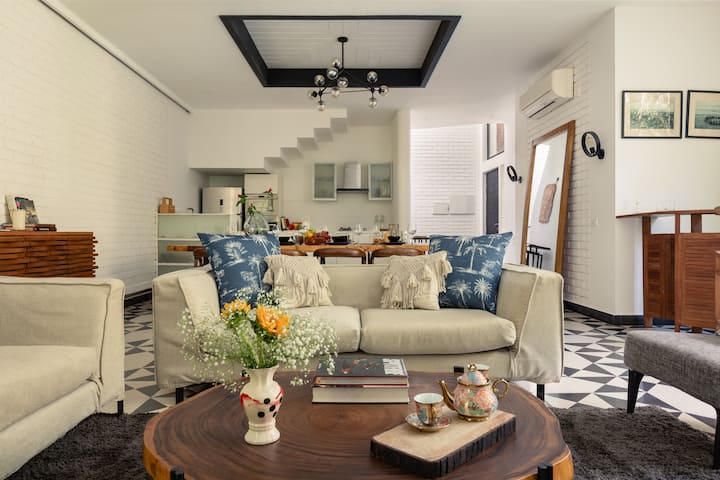Living room image 3