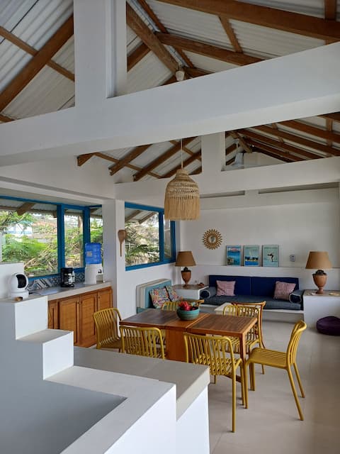 Seafront house in Manglaralto