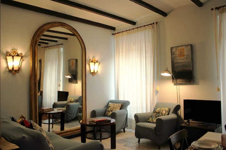 romantic flat in the heart of Trastevere