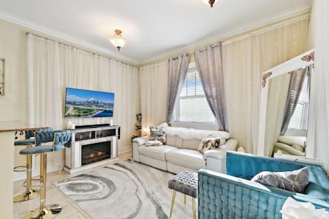 Popular Airbnb listing: Hyde Park Wellness Oasis with Gym in Historic Hyde Park