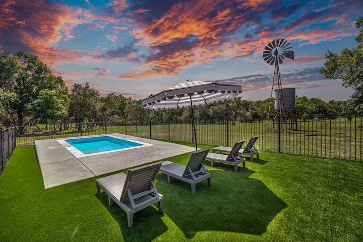 Austin Villa w/ Heated Pool+Hot Tub+Game Room+Cows