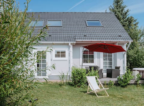 Leistungsstarkes Airbnb: Vacation home Diego 9 / Overlooking the Achterwasser in Lütow
