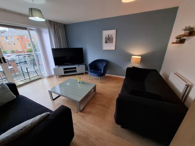 Hulme House. 10 min to Castlefield & Deansgate.