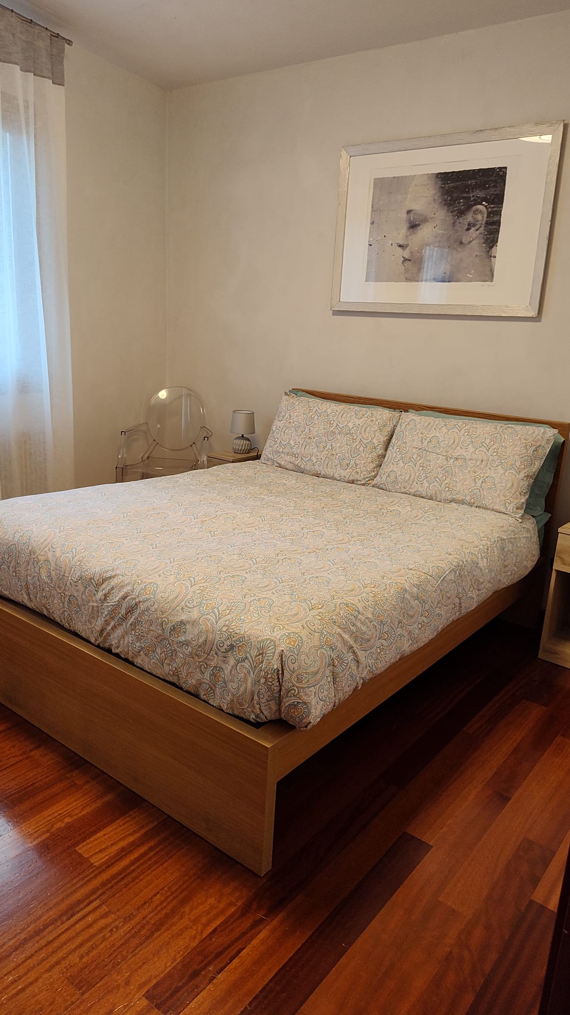 חדר זוגי, מזרן הוחלף, מאוד נוח וגבוה.