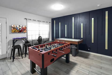 Lovely Home| Pool table| HotTub| Central Location