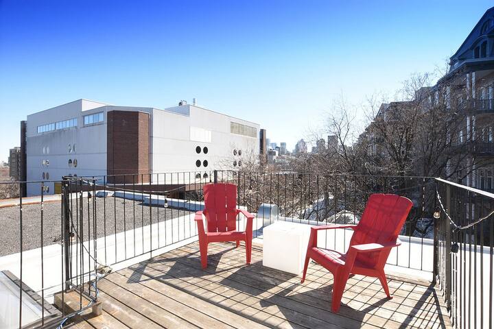Large 5BDR Loft Downtown w/ Private Rooftop Deck gallery image 3