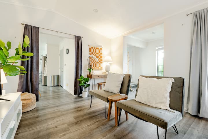 Cheerful, Comfortable & Cozy - White Suite - San Jose, CA