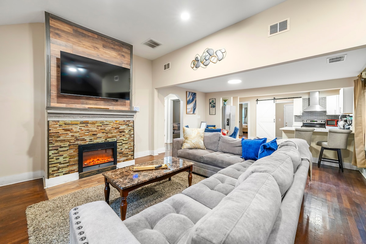 Popular Airbnb listing: Extra 10% Discount! Sanctuary in the City in Venetian Hills